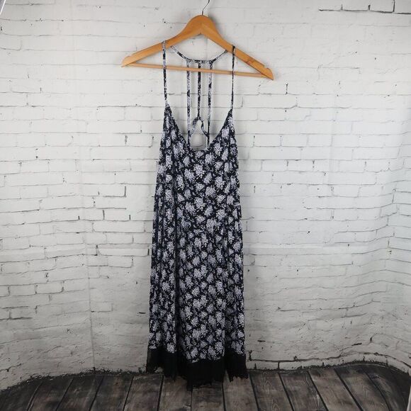 FOREVER 21 PLUS BLACK FLORAL SUMMER MID DRESS WITH LACE HEM DETAIL SIZE 1X - Picture 1 of 9